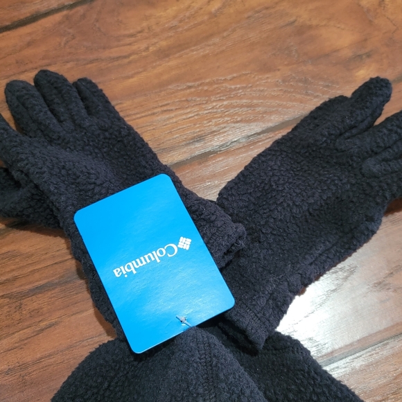 Columbia hat and gloves set - Picture 3 of 5